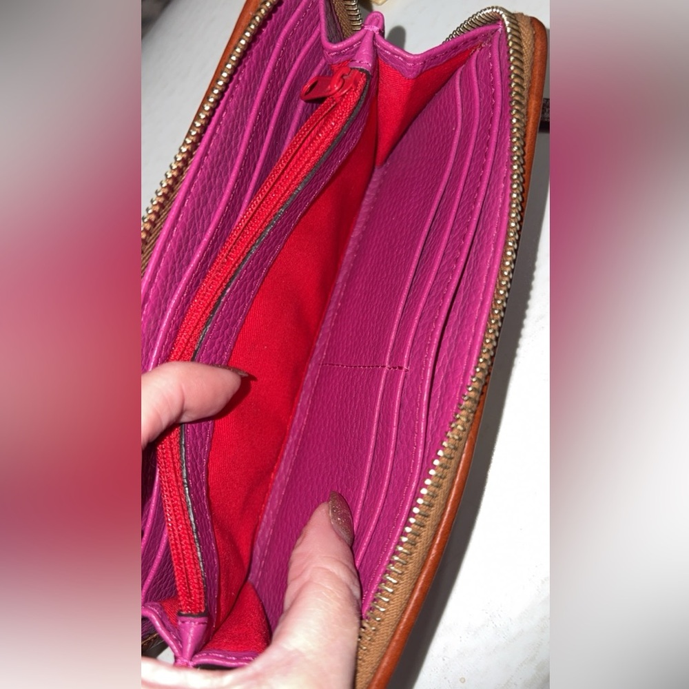 Dooney & Bourke Vintage Long Fuchsia Leather Wallet - Picture 13 of 14